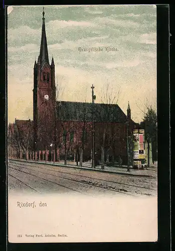 AK Berlin-Neukölln, Strasse an der ev. Kirche