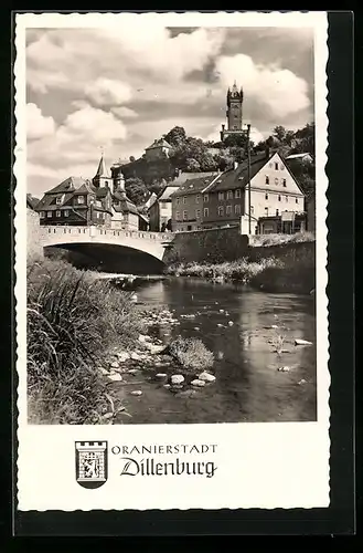 AK Dillenburg, Ortspartie mit Brücke, Wappen