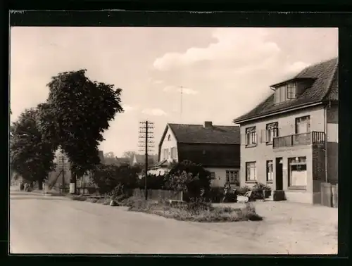 AK Lübstorf /Kr. Schwerin, Häuser an der Schweriner Chaussee