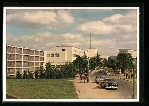 AK Bonn, Bundeshaus mit Strasse und Passanten