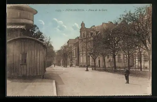 AK Euskirchen, Bahnhofsplatz mit einem Jungen