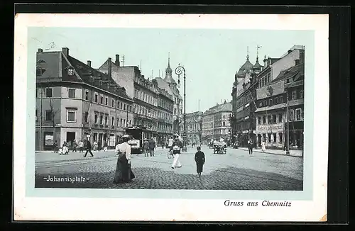 AK Chemnitz, Johannisplatz mit Passanten und Strassenbahn