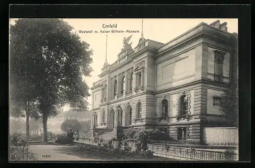 AK Crefeld, Strasse am Westwall mit Kaiser Wilhelm-Museum
