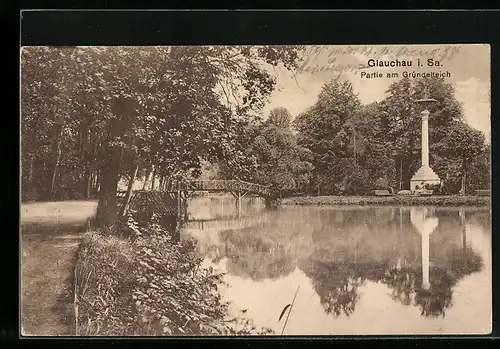 AK Glauchau i. Sa., Partie am Gründelteich mit Denkmal