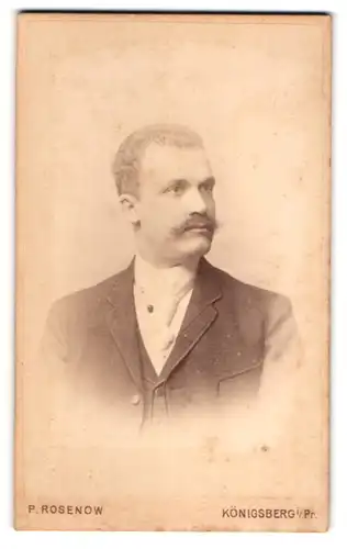 Fotografie P. Rosenow, Königsberg i. Pr., Bürgerlicher Herr mit Schnauzbart