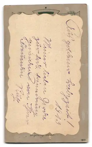 Fotografie M. Appel, Berlin, Nacktes Kleinkind sitzt auf einem Fell