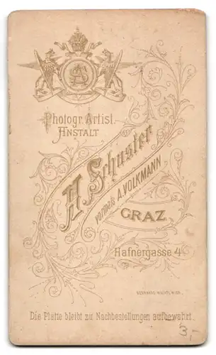 Fotografie A. Schuster, Graz, Hafnergasse 4, Elegante Dame mit Fächer