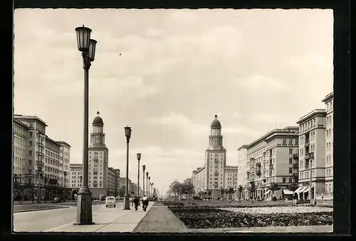 AK Berlin, Frankfurter Allee mit Blick auf Frankfurter Tor