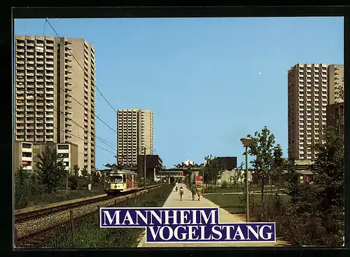 AK Mannheim-Vogelsang, Ortspartie mit Eisenbahn