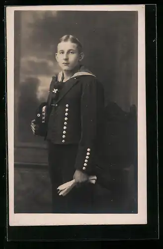 AK Uniformfoto, Matrose mit Mützenband SMS Posen