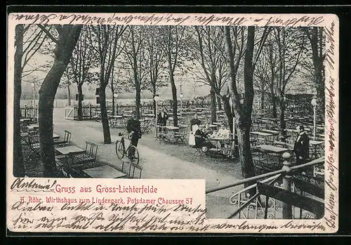AK Gross-Lichterfelde, Gaststätte Wirthshaus zum Lindenpark A. Röhr, Potsdamer Chaussee 57, Gartenansicht mit Personal
