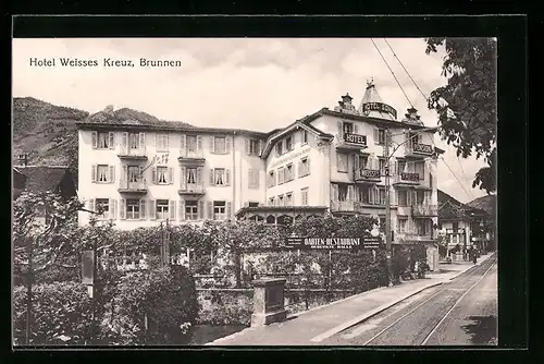 AK Brunnen, Partie am Hotel Weisses Kreuz