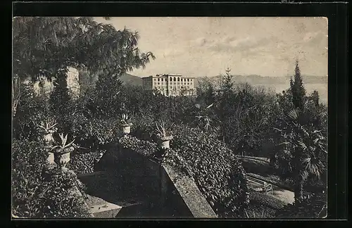 AK Lovrana, Hotel Lovrana mit Park