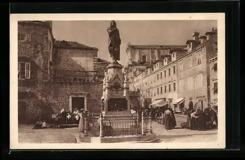 AK Dubrovnik, Place du marche avec le monument de Gundulic