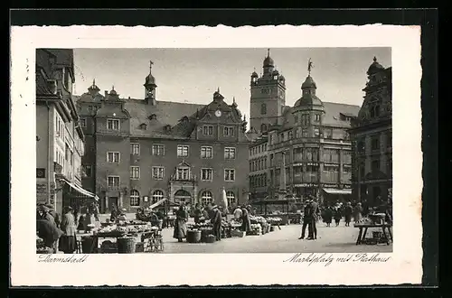 AK Darmstadt, Marktplatz mit Marktbetrieb und Rathaus
