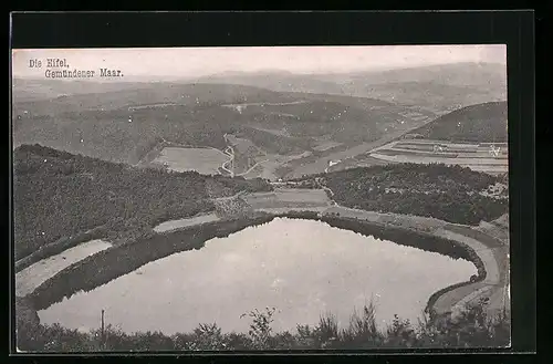 AK Gemünden /Eifel, Gemündener Maar aus der Vogelschau