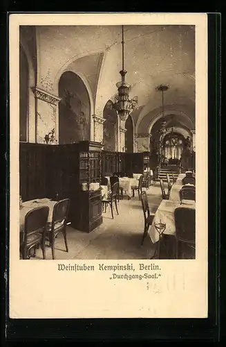 AK Berlin, Gasthaus Weinstuben Kempinski, Durchgang-Saal, Innenansicht