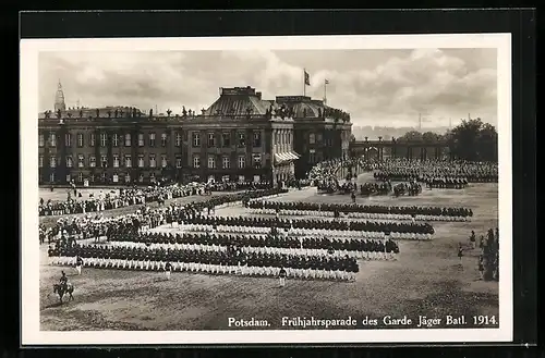 AK Potsdam, Frühjarsparade des Garde Jäger Batl. 1914