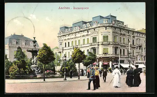 AK Aachen, Passanten auf dem Kaiserplatz