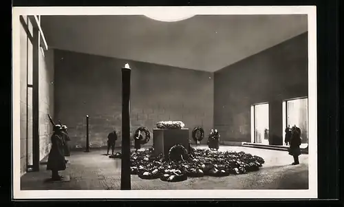 AK Berlin, Wachen und Kränze am Ehrenmal