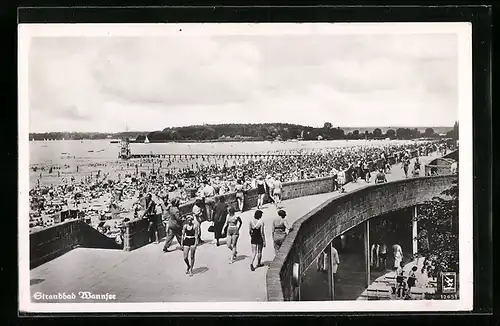 AK Berlin-Wannsee, Badegäste im Strandbad