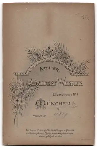 Fotografie Adalbert Werner, München, Hochzeitspaar im schwarzen Brautkleid und Anzug, weisser Schleier und Zylinder