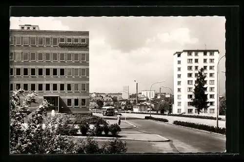 AK Hof /Saale, Ernst-Reuter-Strasse mit Bus