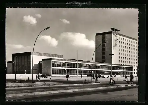 AK Wolfsburg, Rathaus mit Strasse