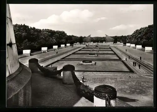 AK Berlin-Treptow, Russisches Ehrenmal, vom Denkmal gesehen