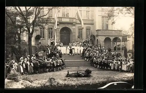 AK Oetigheim, Volksschauspiele, Spielszene auf einer Freitreppe