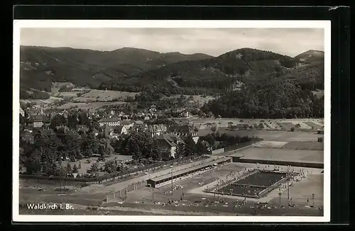 AK Waldkirch i. Br., Ortsansicht mit Freibad aus der Vogelschau