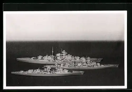 AK Drei Schiffe der Kriegsmarine im Modell
