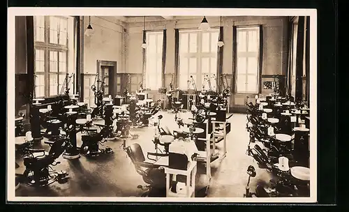 AK Karlsruhe /Baden, Lehrinstitut für Dentisten, Kriegsstrasse 170, Innenansicht