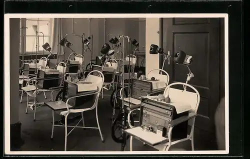 AK Karlsruhe /Baden, Lehrinstitut für Dentisten, Kriegsstrasse 170, Innenansicht