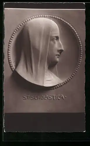 AK Schutzpatronin St. Scholastika, Plastik