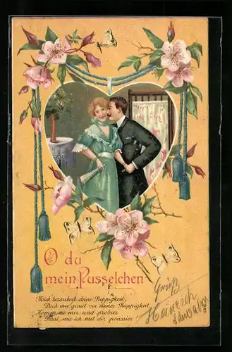 Präge-AK O du mein Pusselchen, Mann küsst seine Liebeste zärtlich auf die Wange, Liebespaar im Herz