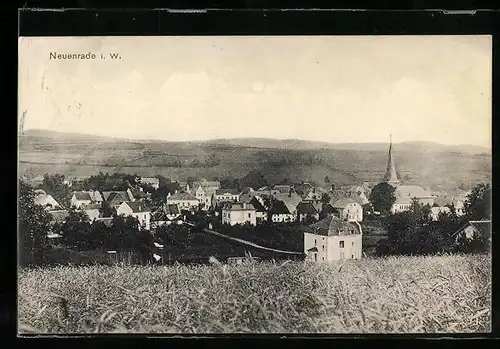 AK Neuenrade i. W., Generalansicht mit der Kirche