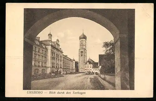 AK Ursberg, Blick durch den Torbogen nach der Kirche