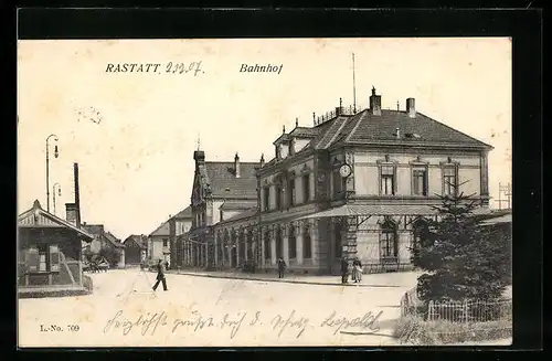 AK Rastatt, Bahnhof mit Strasse, Ortspartie