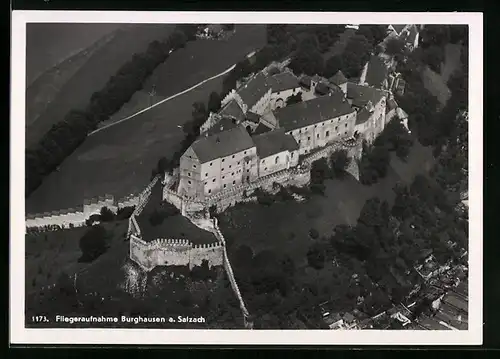 AK Burghausen a. Salzach, Fliegeraufnahme des Ortes