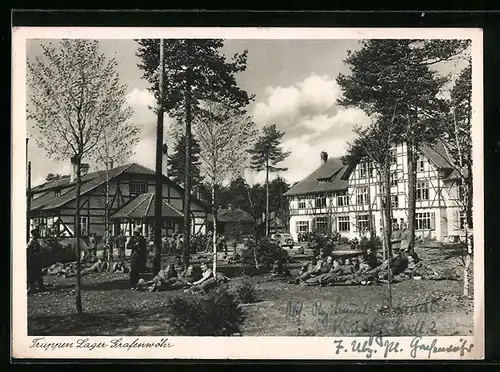 AK Grafenwöhr, Truppen-Lager, Soldaten entspannen im Sonnenschein