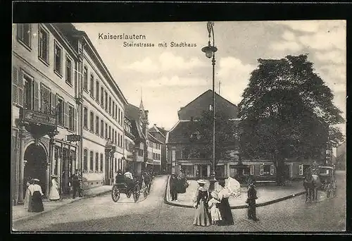 AK Kaiserslautern, Steinstrasse mit Stadthaus und Passanten