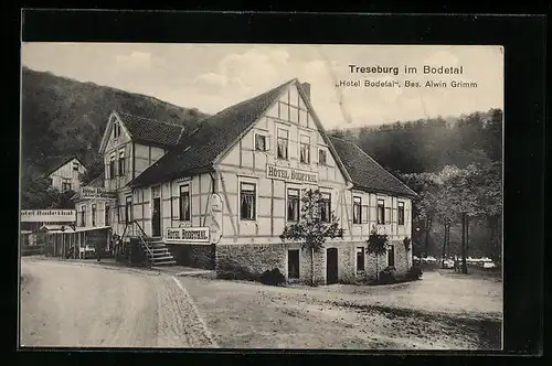 AK Treseburg /Bodetal, Hotel Bodetal A. Grimm mit Strasse und Garten