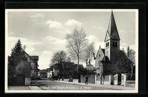 AK Bischofsheim v. d. Rhön, Strassenpartie mit Kirche
