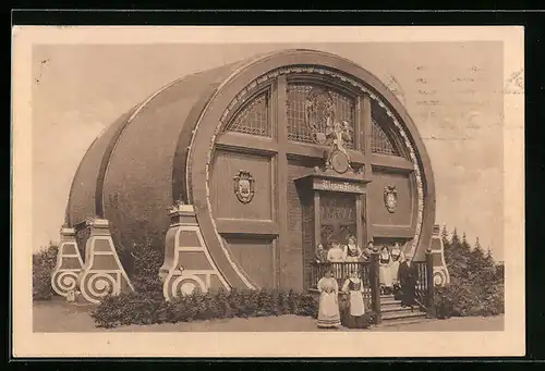 AK Leipzig, Intern. Baufachausstellung mit Sonderausstellungen 1913, Riesenfass in der lustigen Ecke