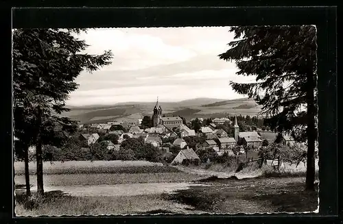 AK Gebhardshain /Westerwald, Ortsansicht von einem Berg aus gesehen