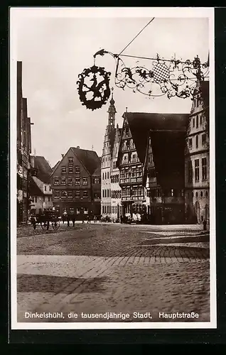 AK Dinkelsbühl, Segringer Strasse mit Passanten