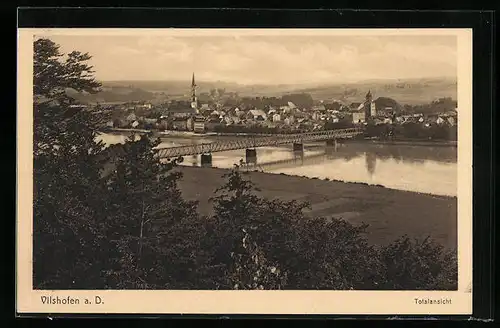 AK Vilshofen a. D., Totalansicht mit Donaubrücke