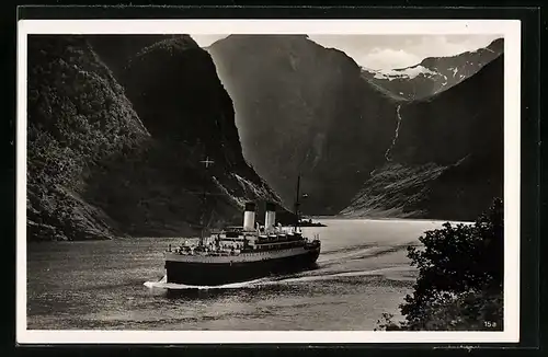 AK Passagierschiff Monte Sarmiento in der Naerobucht