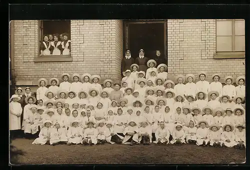 Foto-AK Bad Salzungen, Kinderheilstätte Charlottenhall, ca. 1920